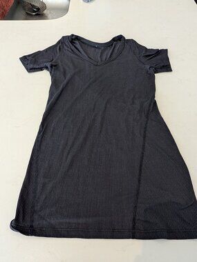 Lululemon Black Ribbed Short Sleeve Top.  Small.